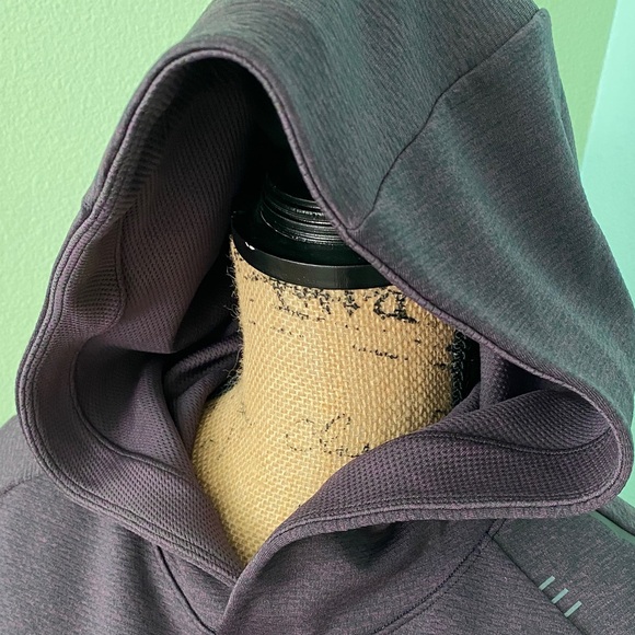 Lululemon Athletica Textured Tech Hoodie in Purple - Picture 5 of 6